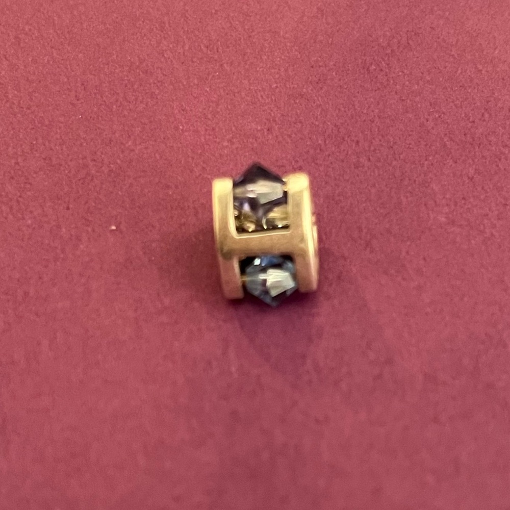Trollbeads small summer jewel charm. Item # TAGBE-00102. Retired 2019. - Picture 4 of 10
